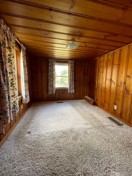 Building Photo - 679 Sand Hill Rd