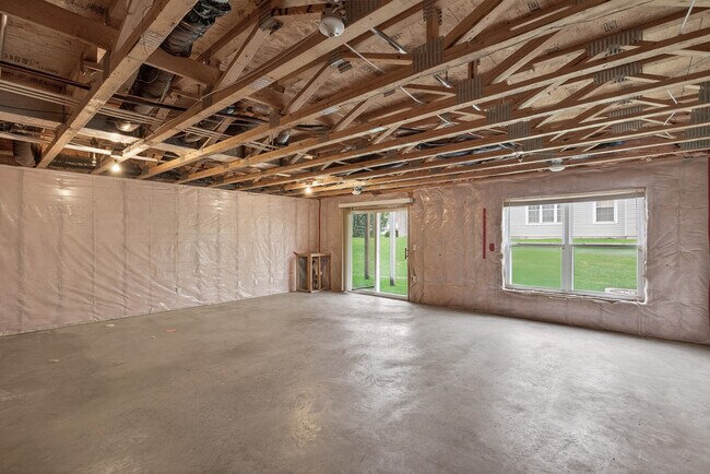 Building Photo - 5130 Holly Ln N