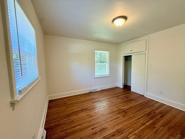 Building Photo - 3715 Fieldcrest Rd