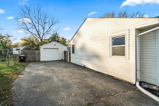 Building Photo - 2021 Pittsfield St