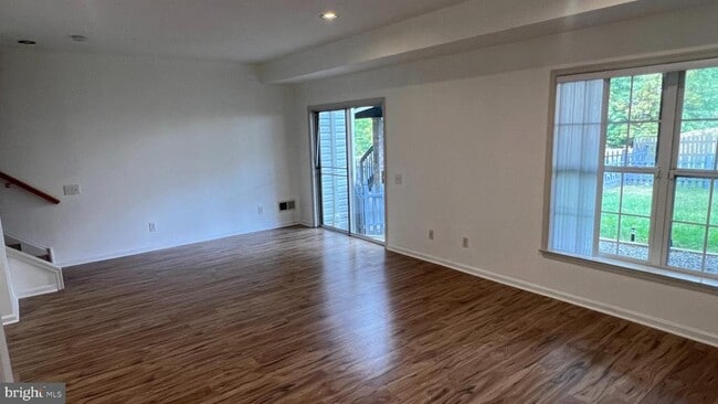Building Photo - 822 W Boxborough Dr