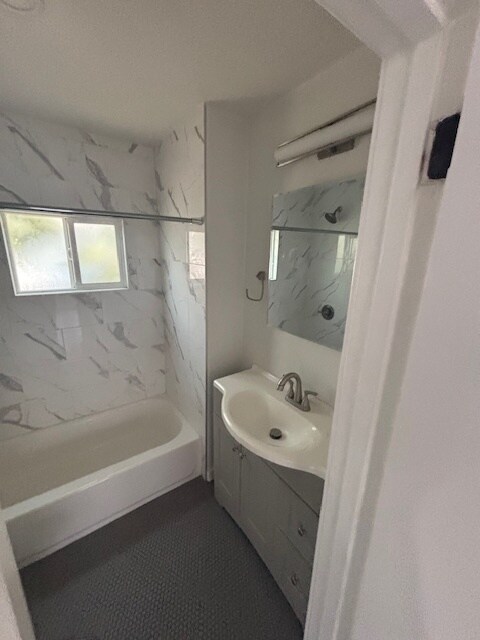 Bathroom - 4156 W 161st St