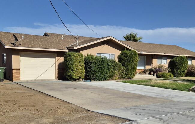 Primary Photo - 1428 N Crawford Ave