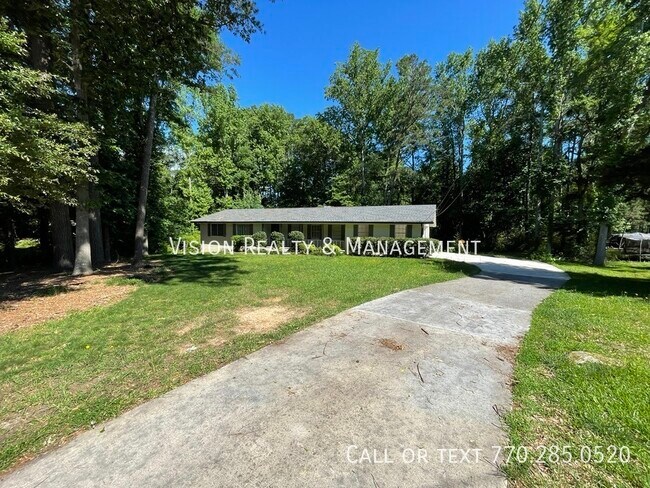 Building Photo - 4125 Flat Shoals Rd
