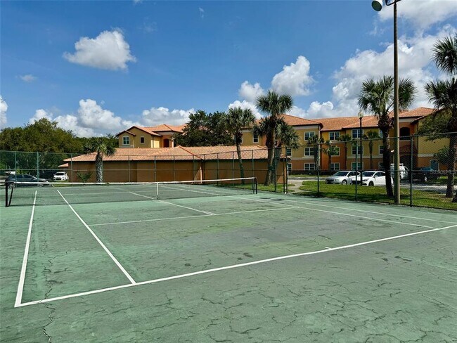 Building Photo - 5475 Vineland Rd
