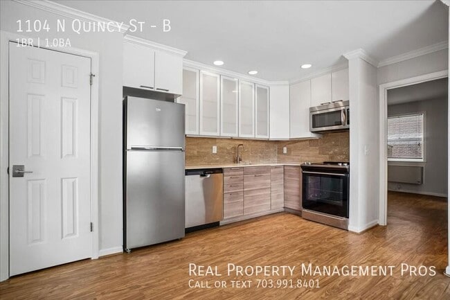 Building Photo - 1104 N Quincy St