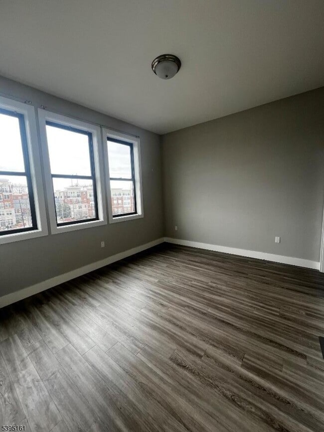 Building Photo - 22 Center St