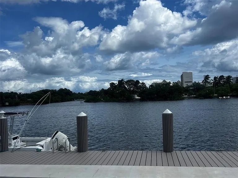 Building Photo - 1170 N Federal Hwy