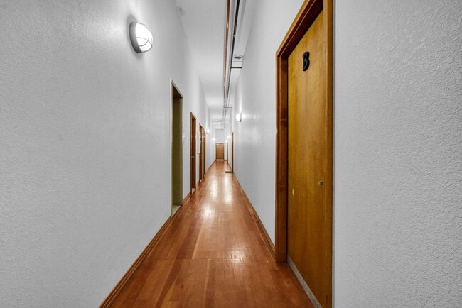 Building Photo - One-of-a-Kind Tejon Street Condo in Unbeatable Location! No Utility Setup Required!
