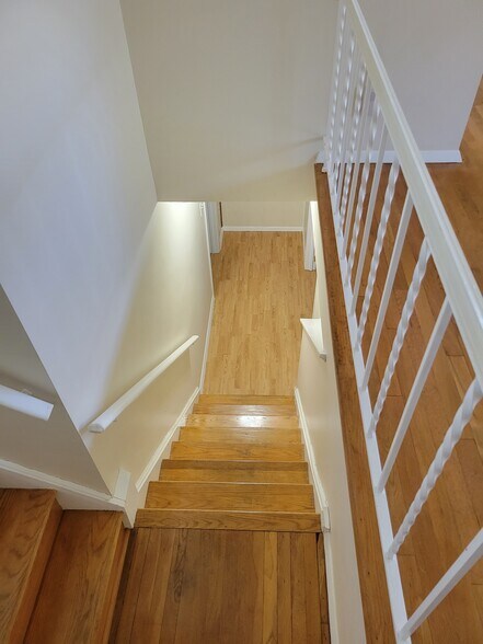 Building Photo - 7425 Bee Bee Dr