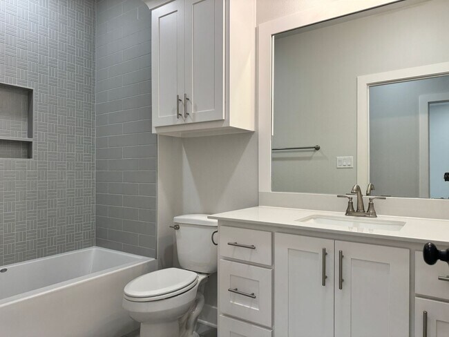 Building Photo - 9256 Villas Ct