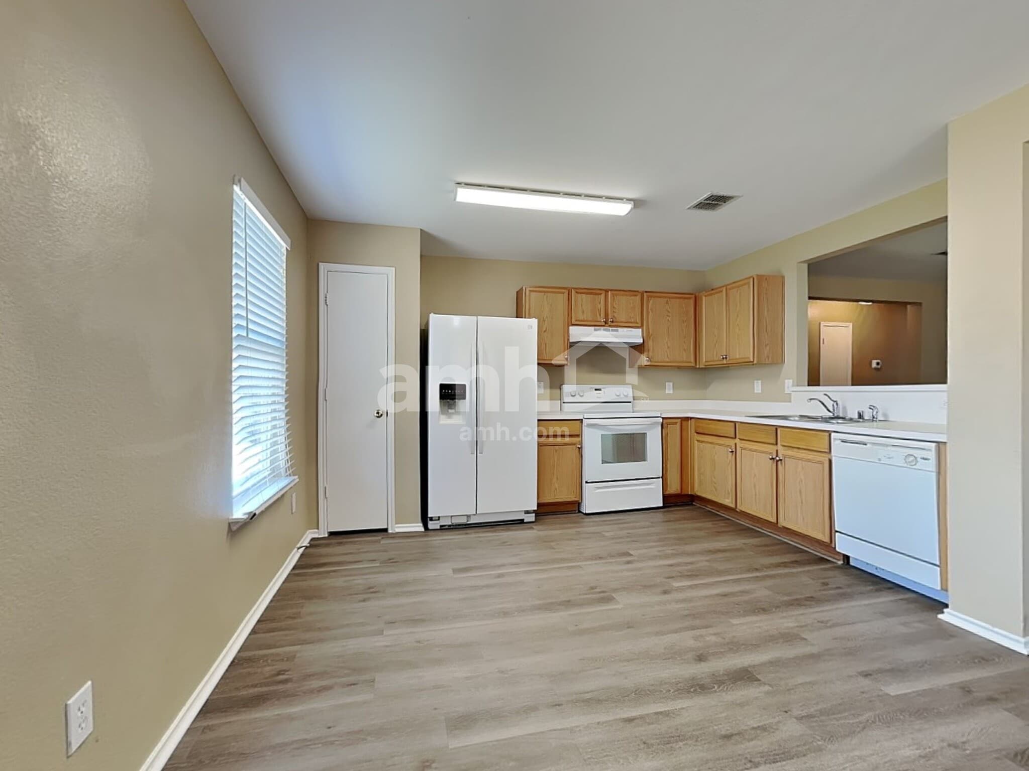 Building Photo - 4610 Elm Point Dr