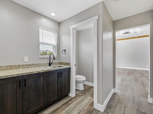 Building Photo - RES_O VAN DER WATT_14512