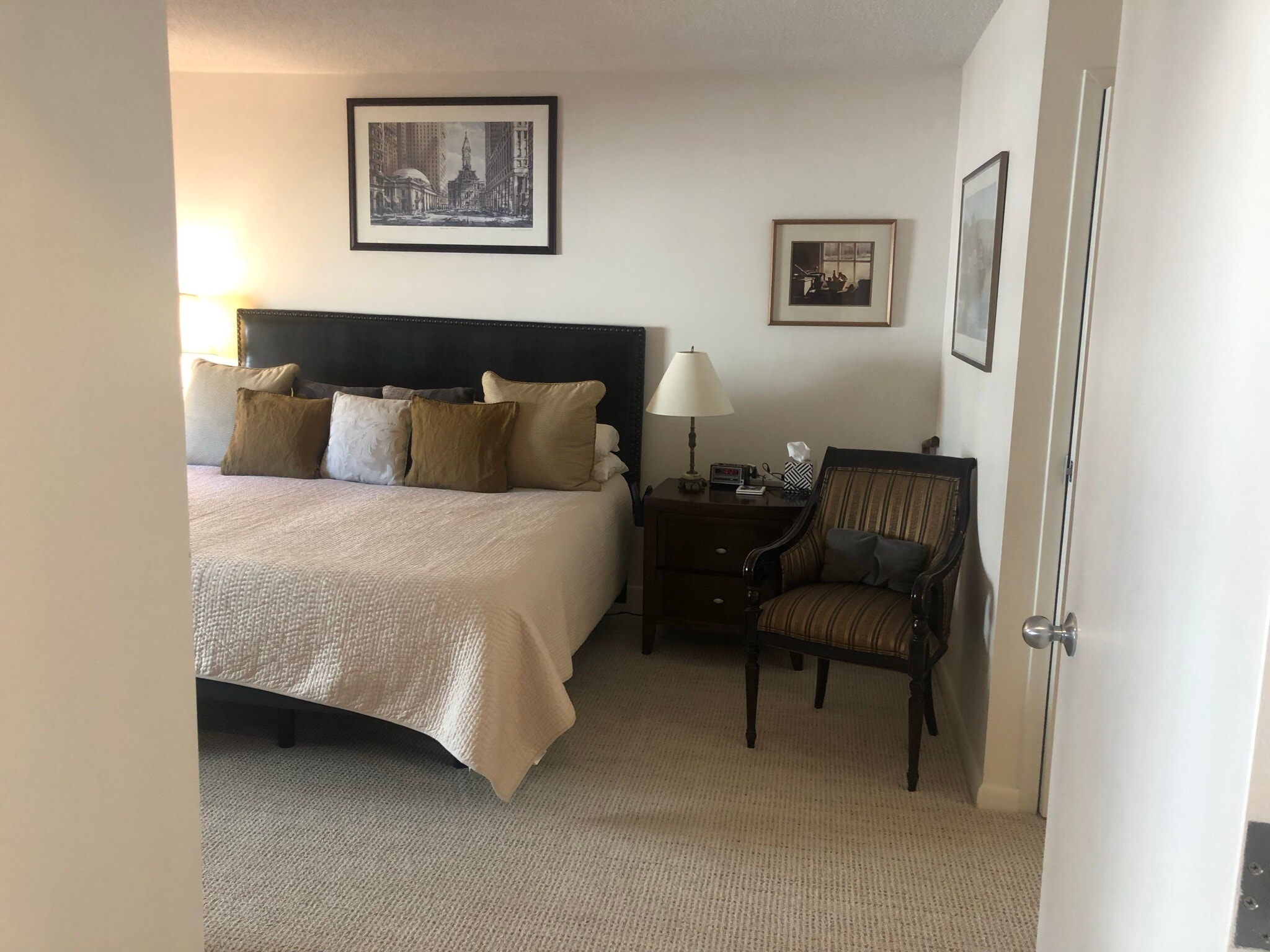 Gracious master bedroom - 233 S 6th St