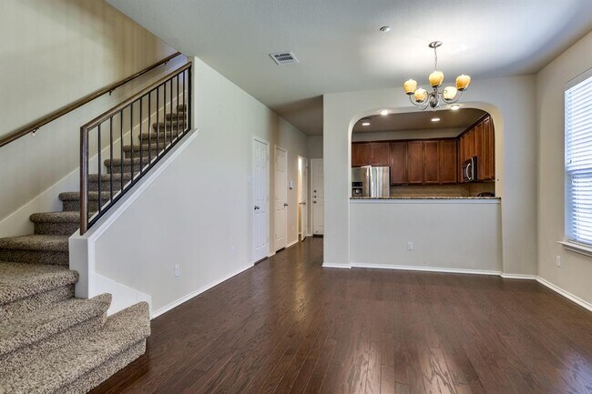 Building Photo - 3101 Davis Ln