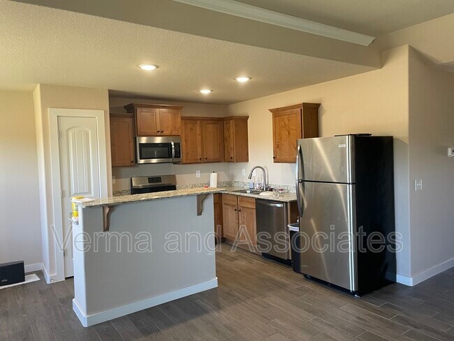 Building Photo - 463 Barbet Dr