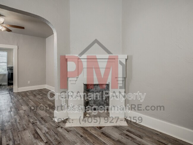 Building Photo - 1226 NW 8th St