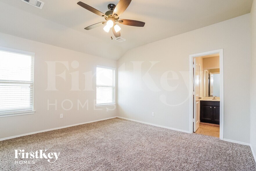 Building Photo - 2623 Lincolns Meadow Dr