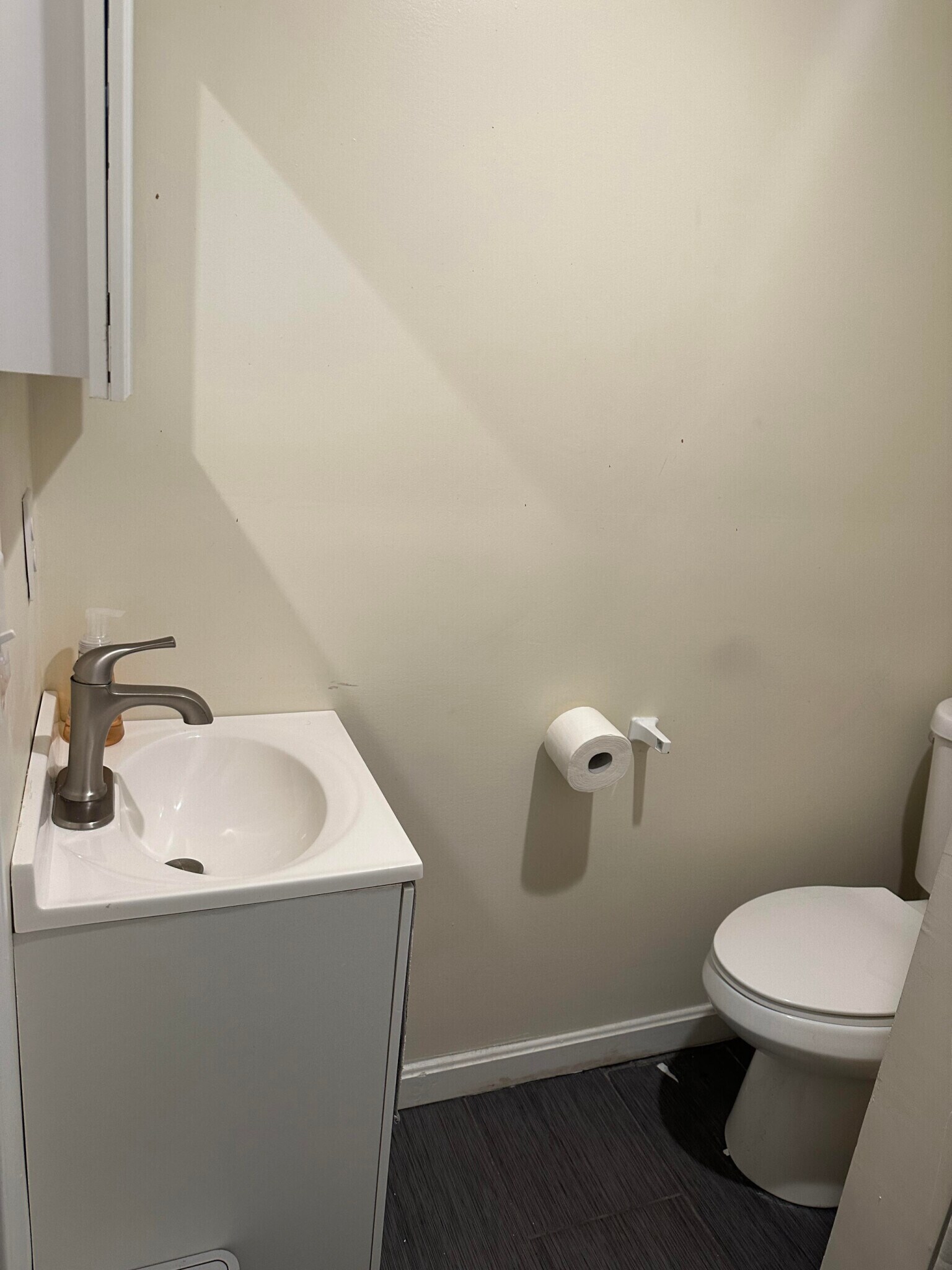 Building Photo - 524 E 3rd St