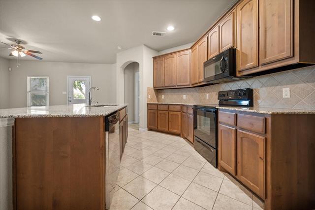 Building Photo - 7165 Mohegan Dr