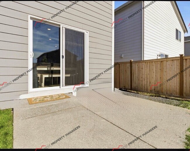 Building Photo - 1425 Salzer Crk Dr
