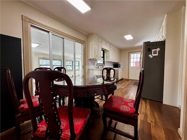 Building Photo - 1709 Rangewood Dr SW