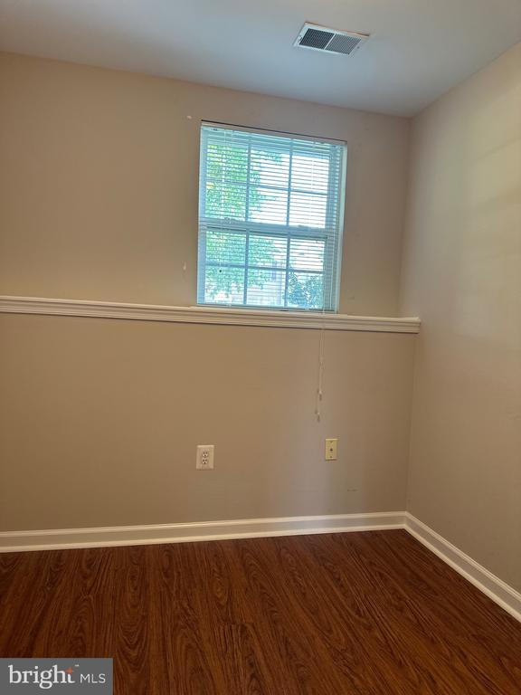 Building Photo - 9400 Birchwood Ct W