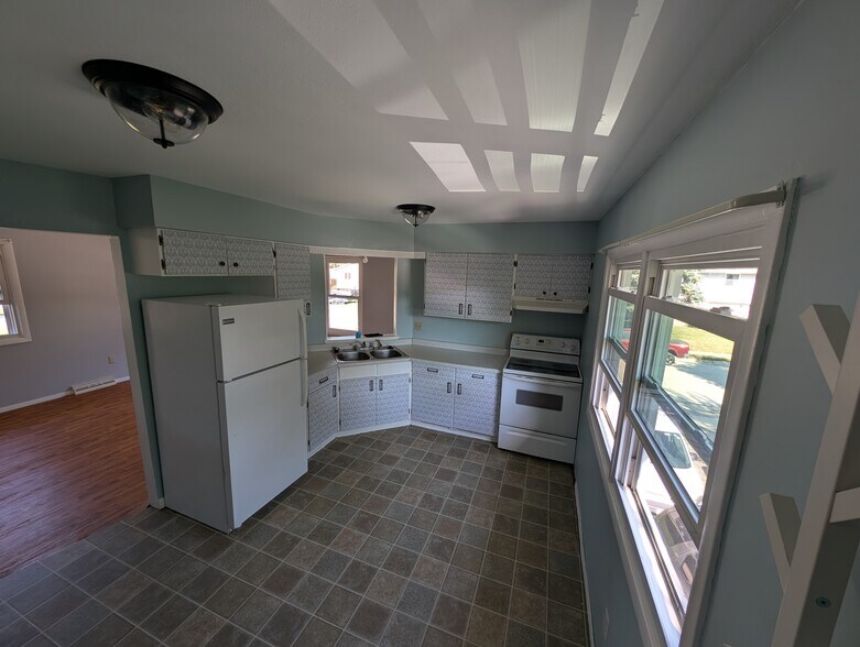Kitchen - 230 Pleasant St