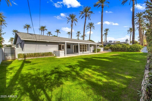 Building Photo - 4623 E Catalina Dr