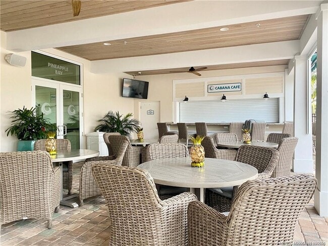 Building Photo - 138 NE Coastal Dr