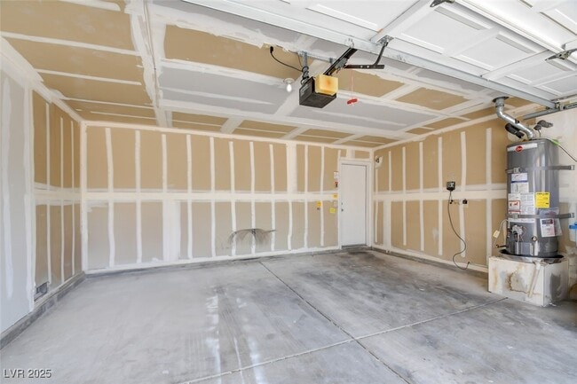 Building Photo - 8216 Carmen Blvd