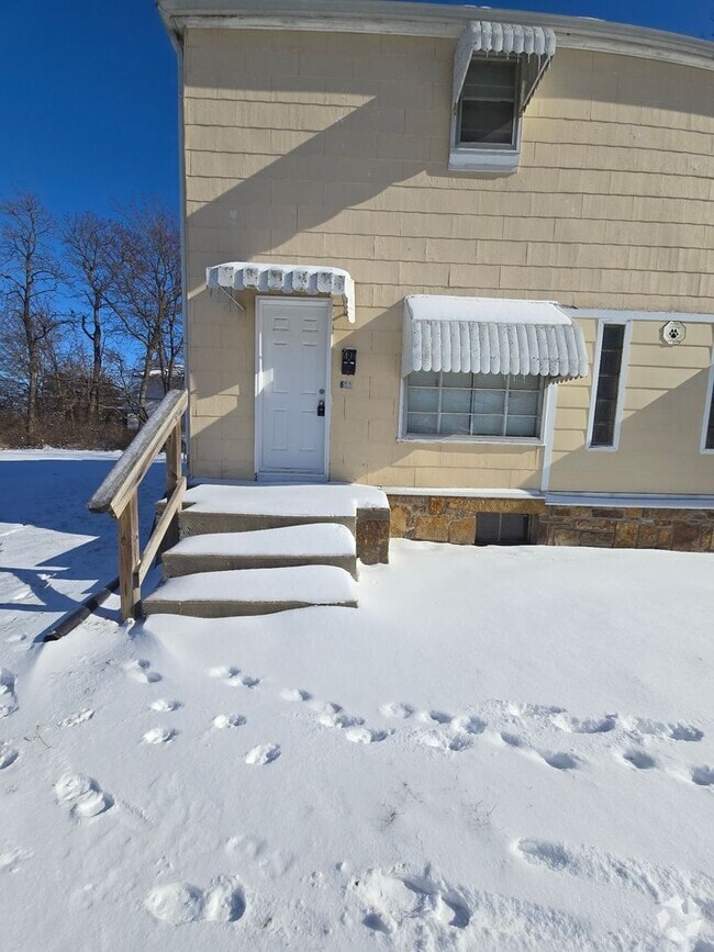 Building Photo - 620-622 Paris Ct