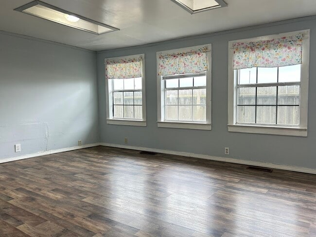 Building Photo - 17273 E Hwy 412