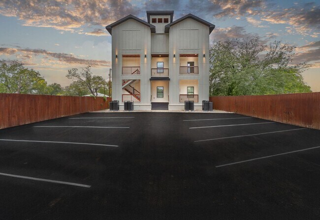 Building Photo - All Units Are Available With Brandnew Full Appliance Package