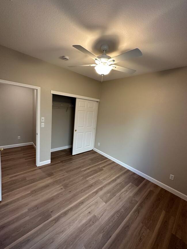 Building Photo - Gorgeous Open Single Story Floorplan  in t...