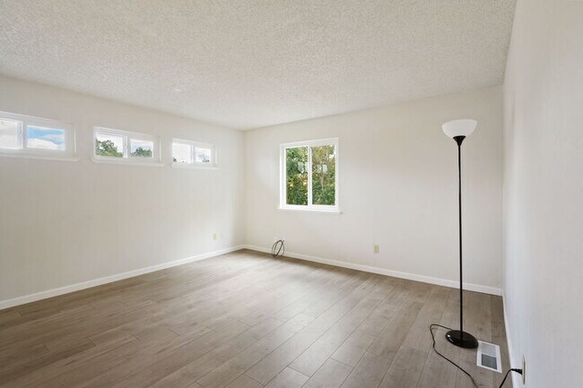 Building Photo - 4917 Aizenberg Cir