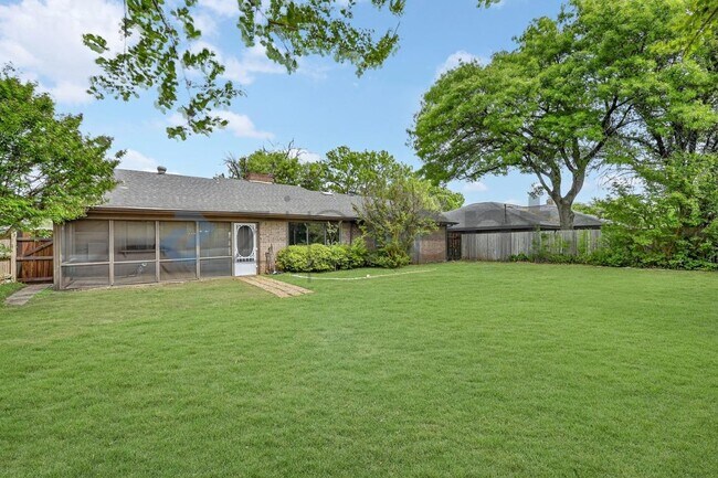 Building Photo - 1006 Tulane Dr