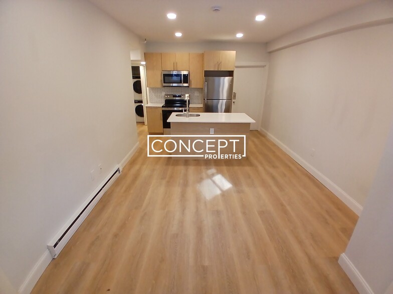 Building Photo - 529 Beacon St