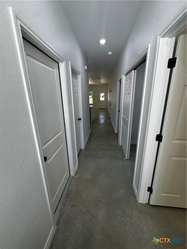 Building Photo - 209 Elbert Ln