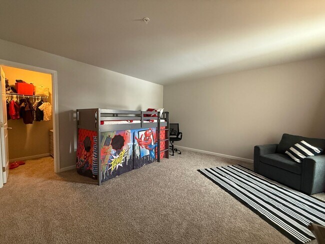 Building Photo - 3 bedroom 2.5 bathroom townhome for rent