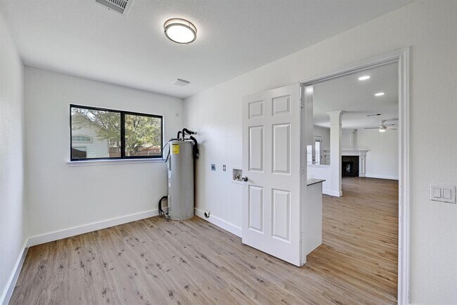 Building Photo - 7413 Marble Ridge Dr