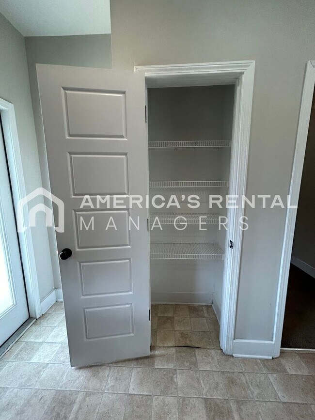 Building Photo - Spacious Home for Rent in Calera! View with 48 Hours Notice!