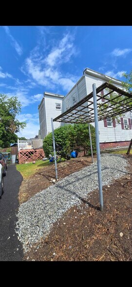 Building Photo - 41 Carleton Ave