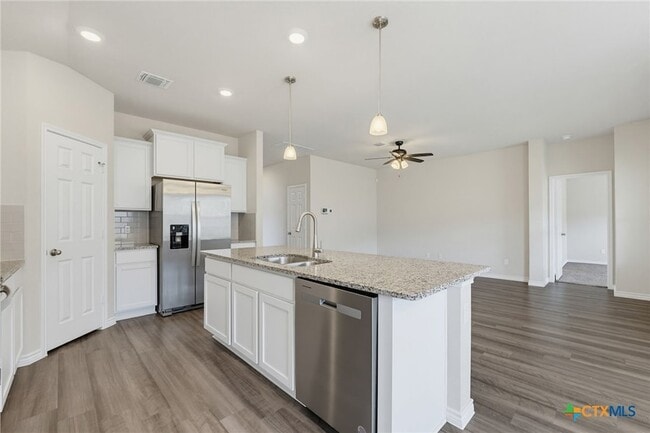 Building Photo - 110 Ayla Marie Dr