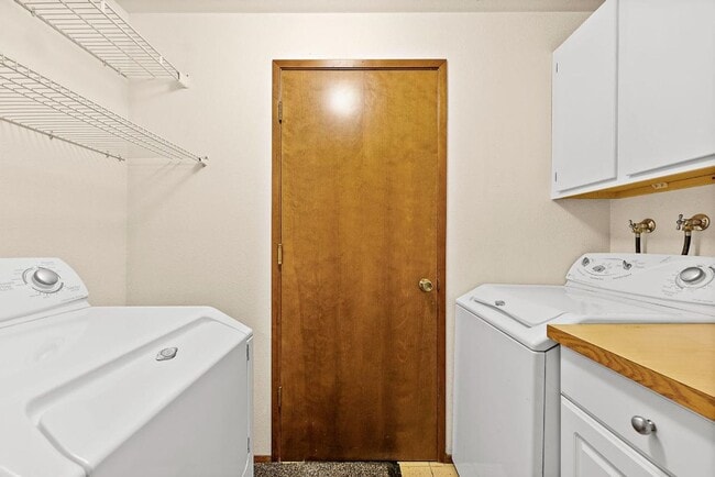 Building Photo - Charming Tacoma Home with A/C, RV Parking, Workshop & Skylit Living Room