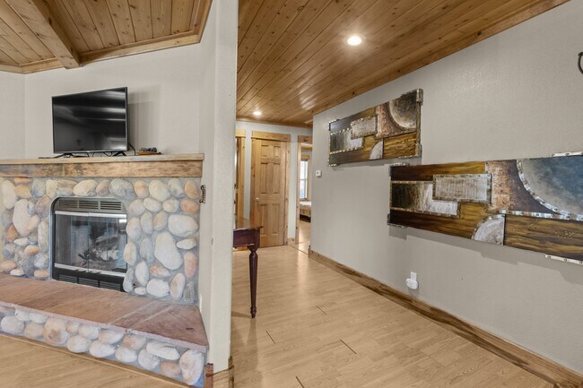 Building Photo - 307 Heath Dr