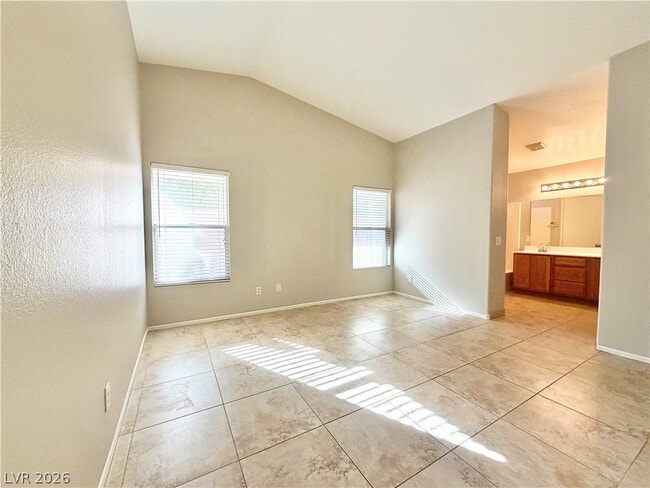 Building Photo - 2717 Sonador St