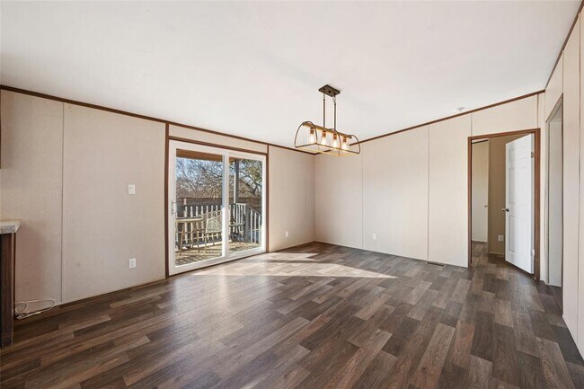 Building Photo - 624 S Old Stagecoach Rd