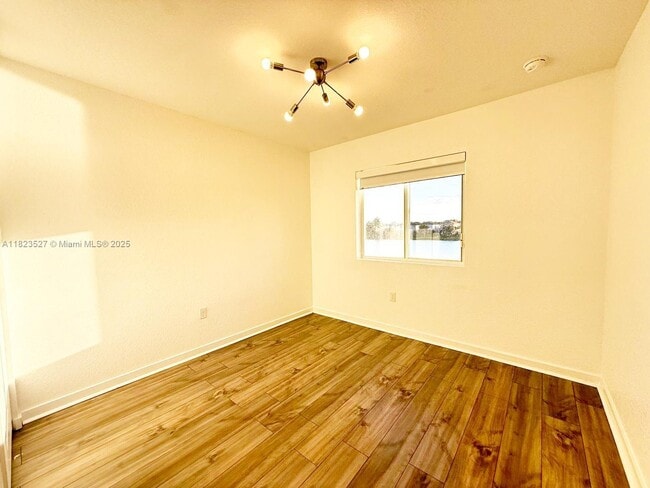 Building Photo - 1178 SE 23rd Ave