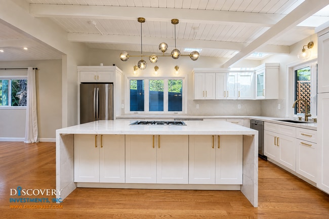 Building Photo - 6323 Girvin Dr